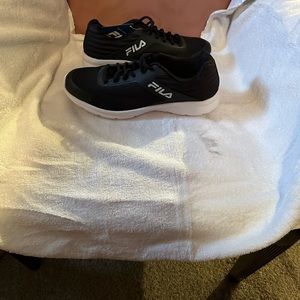 Black Fila Tennyson shoe brand new never worn size 11 women